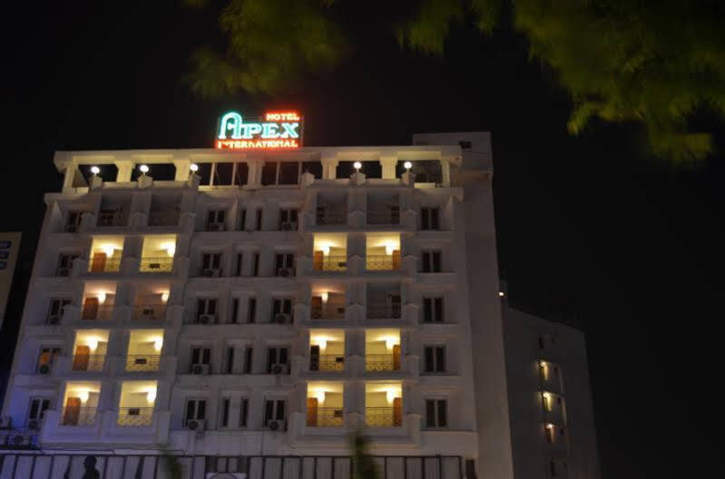 Hotel Apex International Vadodara Eksteriør billede